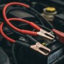 Jak długo ładować akumulator? Sprawdź kluczowe zasady